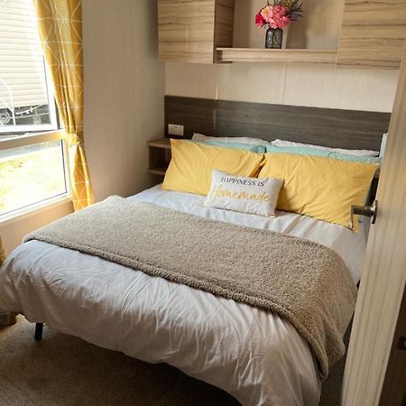 Beautiful Caravan In Trecco Bay! 74 Sycomore Bridgend (Wales) Exterior foto