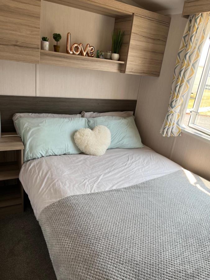 Beautiful Caravan In Trecco Bay! 74 Sycomore Bridgend (Wales) Exterior foto